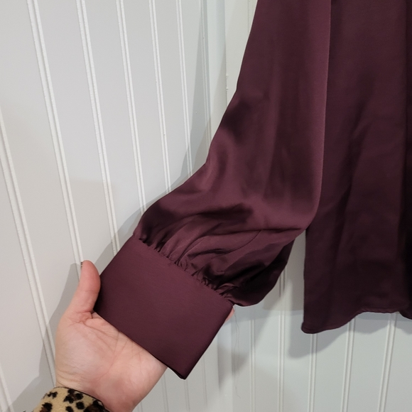 Worthington Blouse - Picture 5 of 10